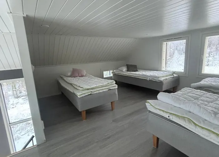 Tuore Pikkuvilla Hyvillae Mukavuuksilla Karkku